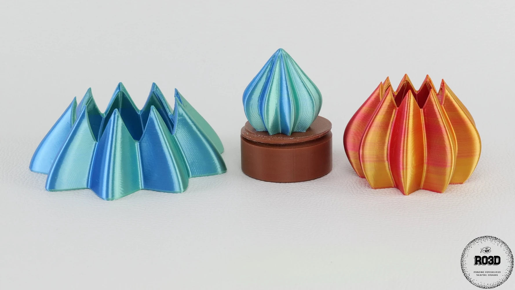 Decor brad Crăciun 3D premium - detaliu design sculptural și culori festive