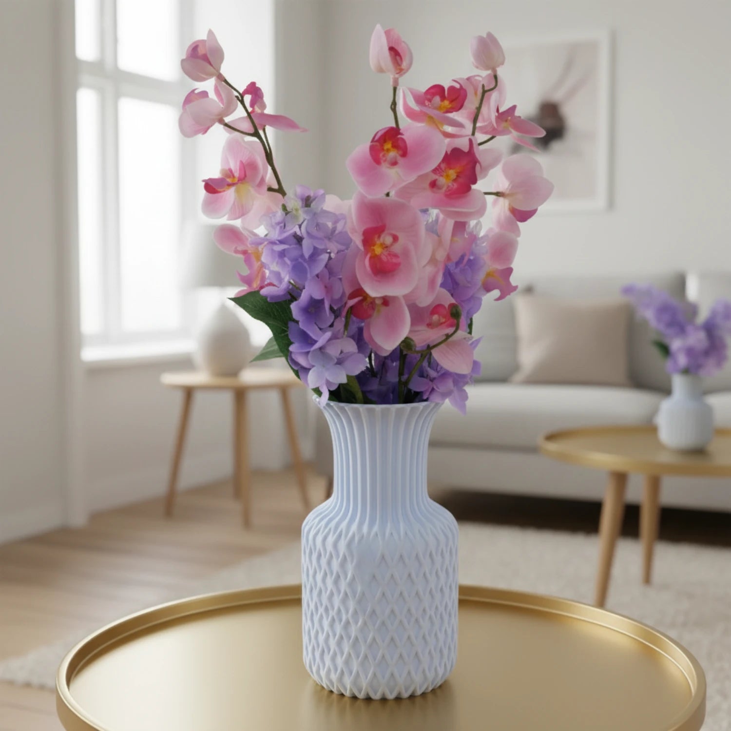 Juno - vază decorativă 3D geometric cu design elegant, vedere principală cu linii rafinate și geometrie precisă, dimensiuni 121×121×240mm, printată 3D în România