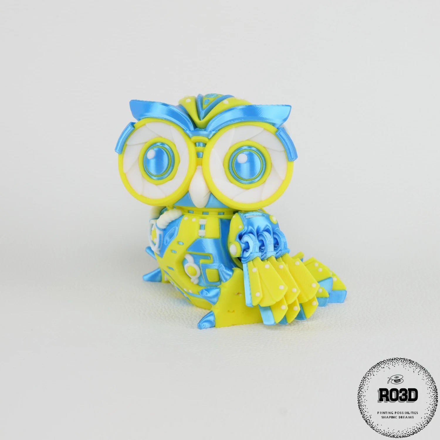 Cyber Owl - Bufniță Articulată Flexi Cyber, vedere detaliu cu ochii expresivi și design futurist