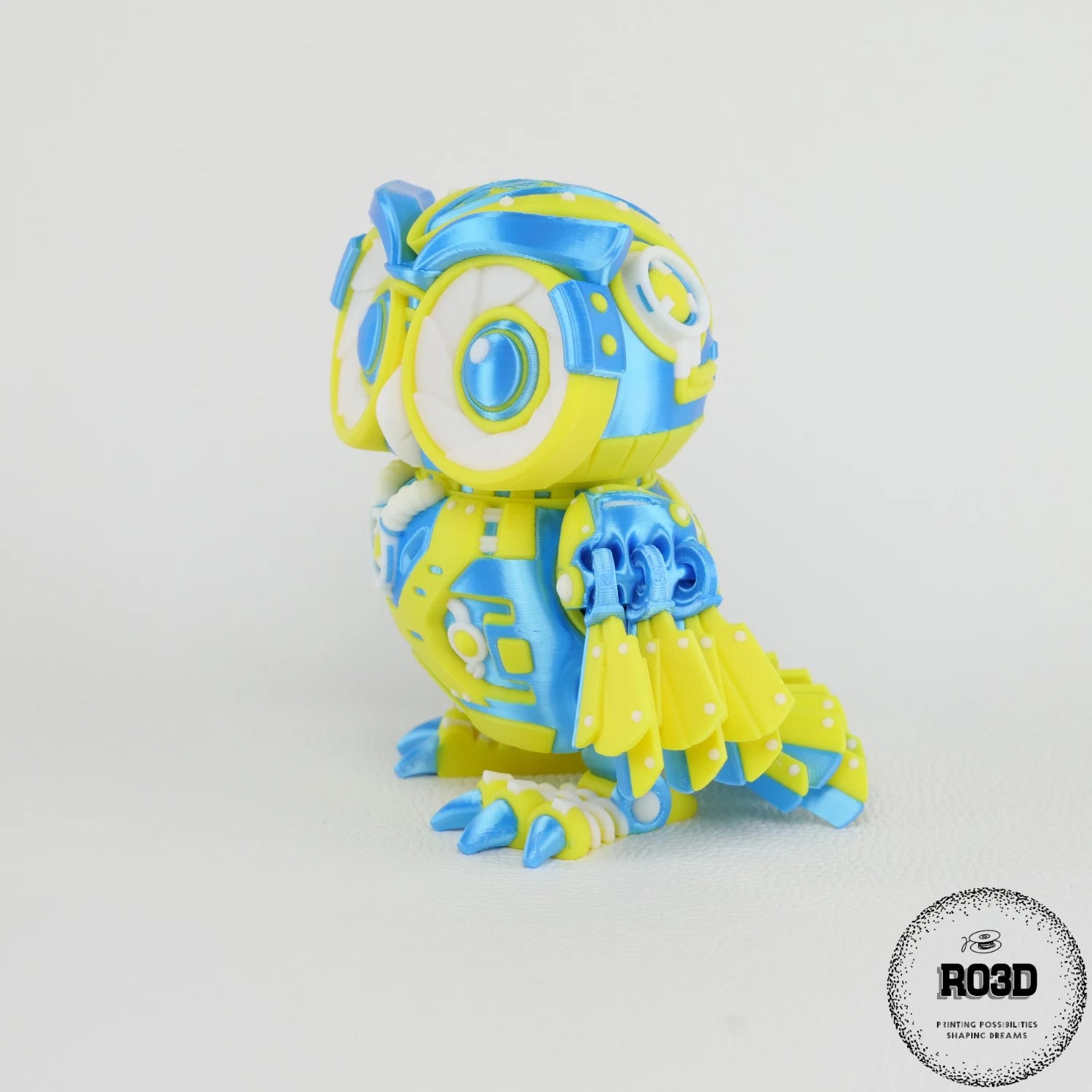 Cyber Owl - Bufniță 3D Print Flexi, vedere dinamică cu articulații mobile în poziție creativă