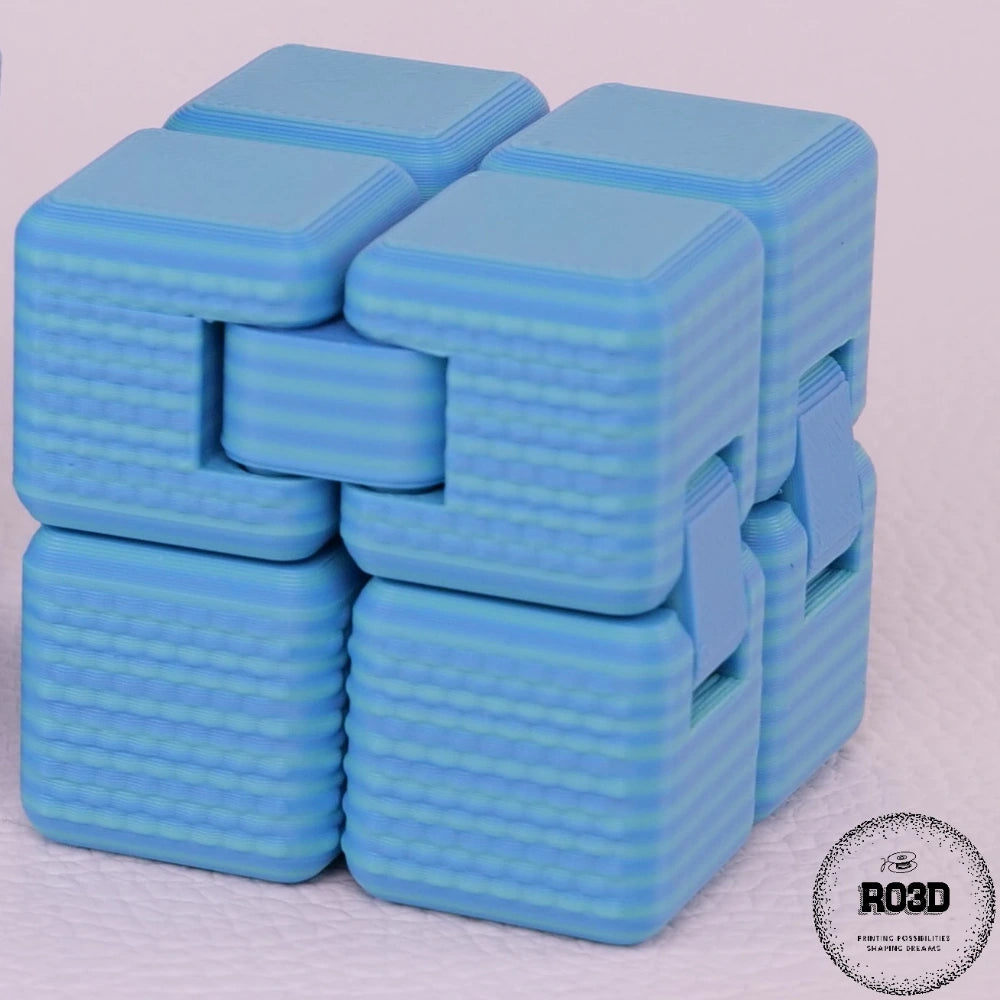 Cub fidget 3D - vedere laterală design ergonomic pentru mâini