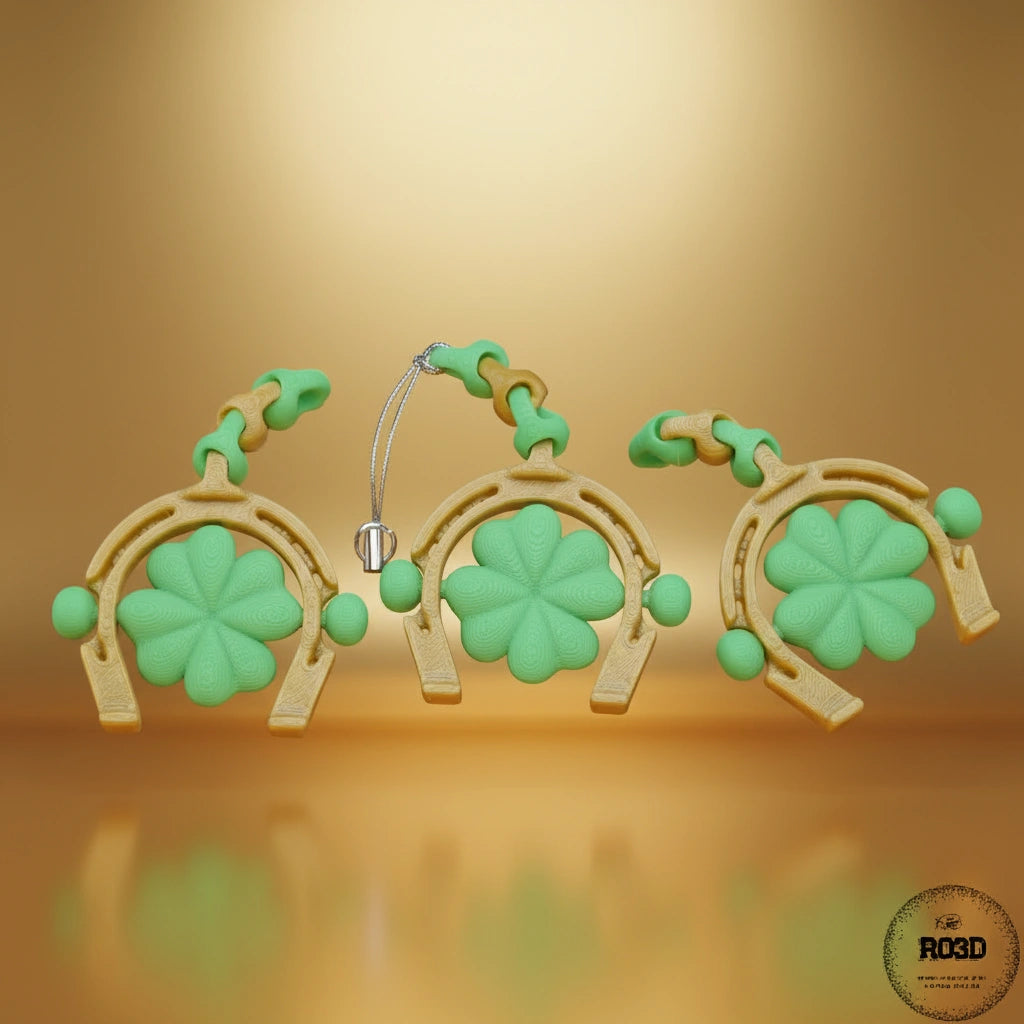 Lucky Charm talisman norocos 3D - imagine principală breloc cu simboluri norocoase și design premium
