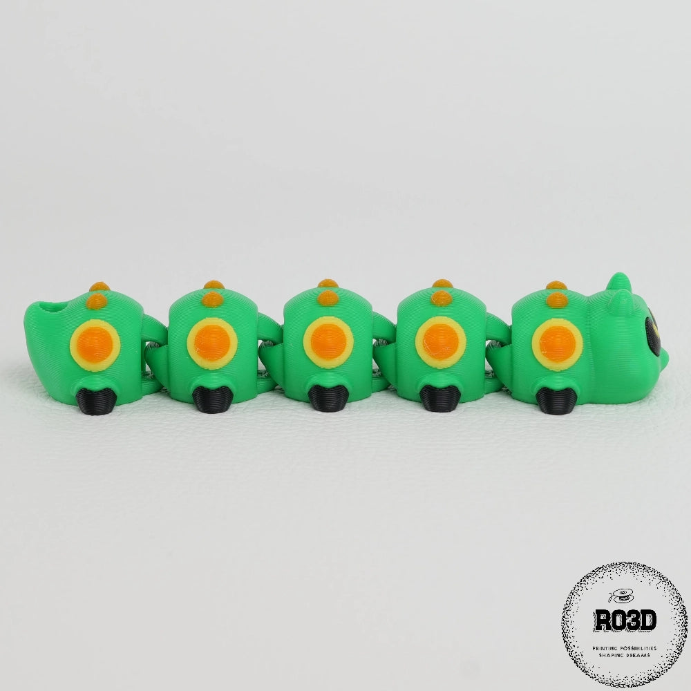 Omidă flexi verde - detaliu segmente articulate și mișcare fluidă