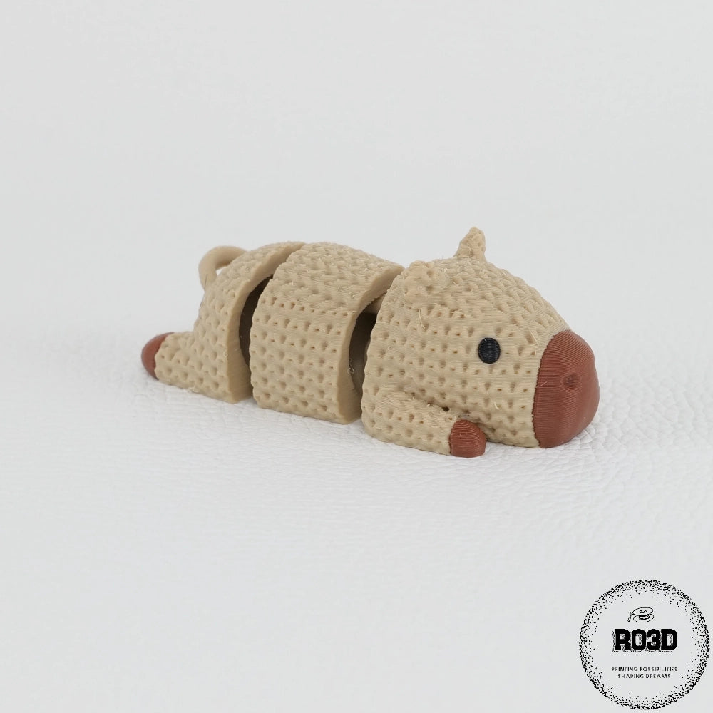Knitted Capybara - vedere laterală breloc adorabil pentru chei
