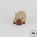 Breloc Knitted Capybara - vedere fata textură cozy