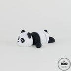 Panda croșetată 3D vedere laterală - detalii textură knitted