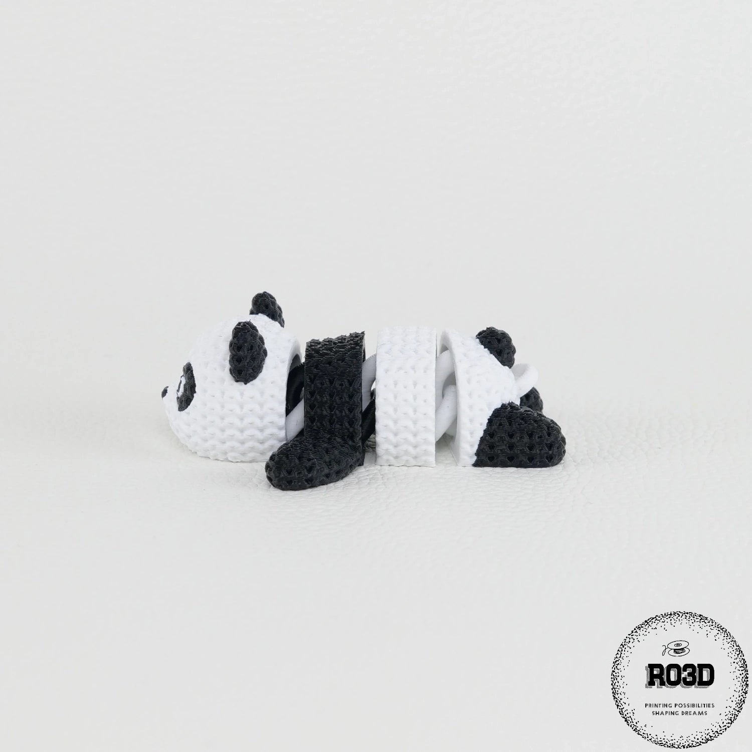 Figurină panda 3D print-in-place vedere din spate - textură handmade