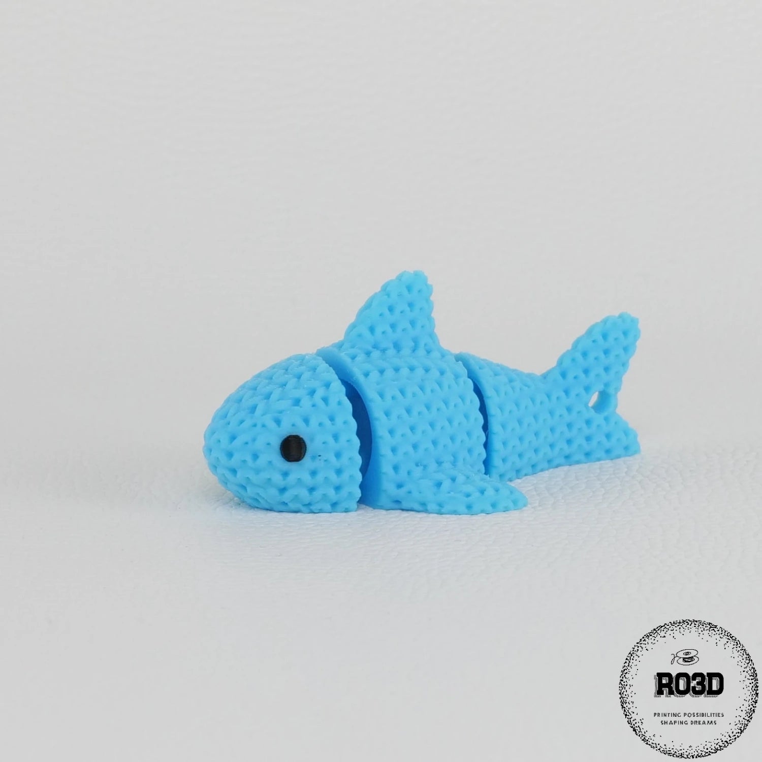 Knitted Flexi Shark articulat 3D vedere laterală - detalii textură croșetată
