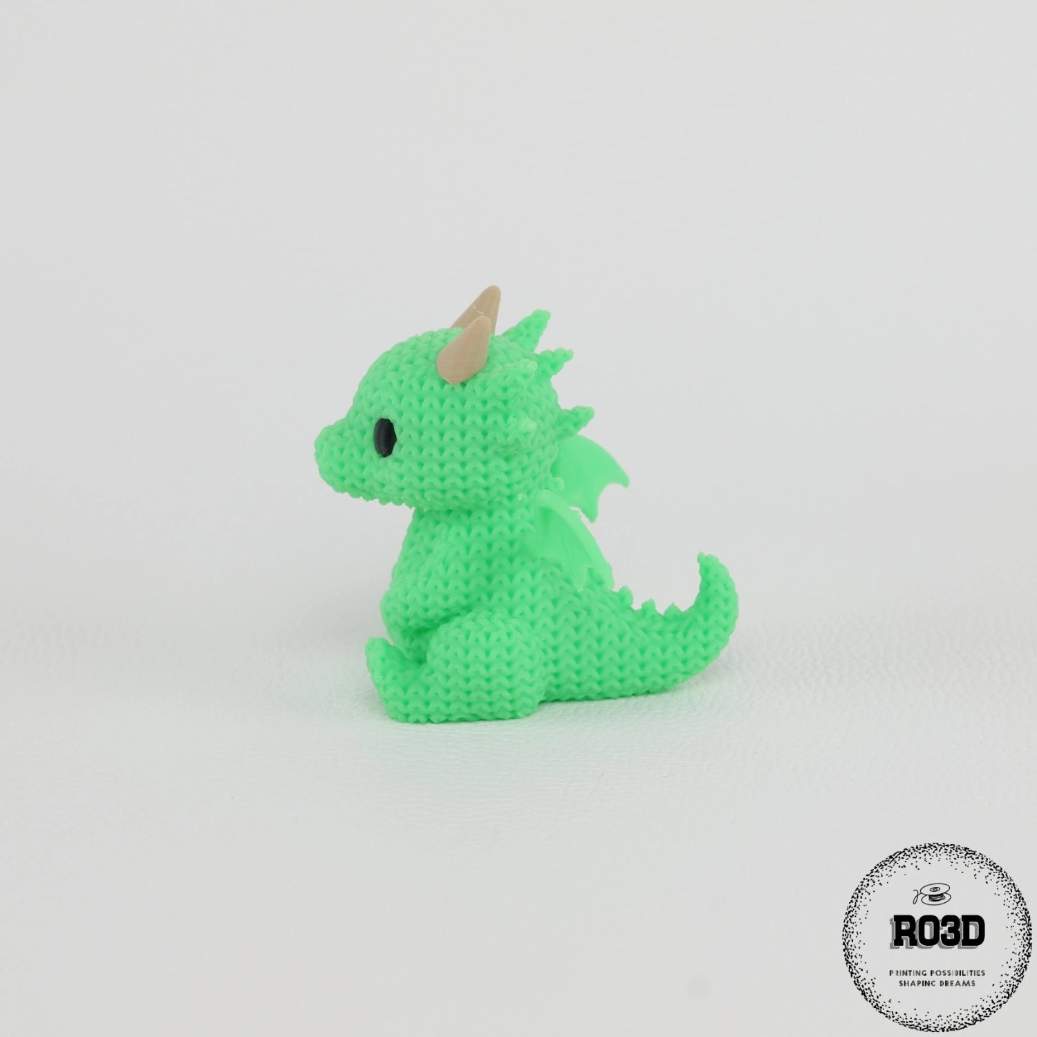 Knitted Dragon - vedere de ansamblu textură croșetată, dragon decorativ articulat pentru colecții