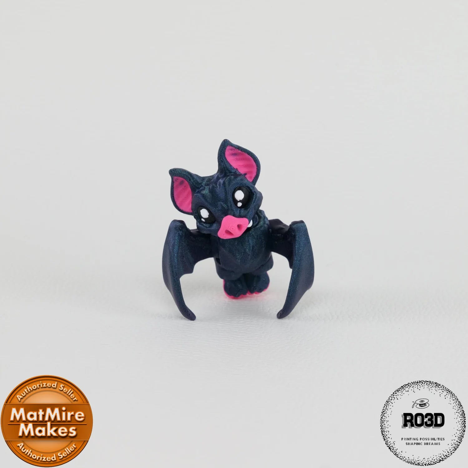 Mini Vampire Bat - Liliac Vampir Articulat 3D, vedere perspectivă cu aripi mobile și breloc funcțional