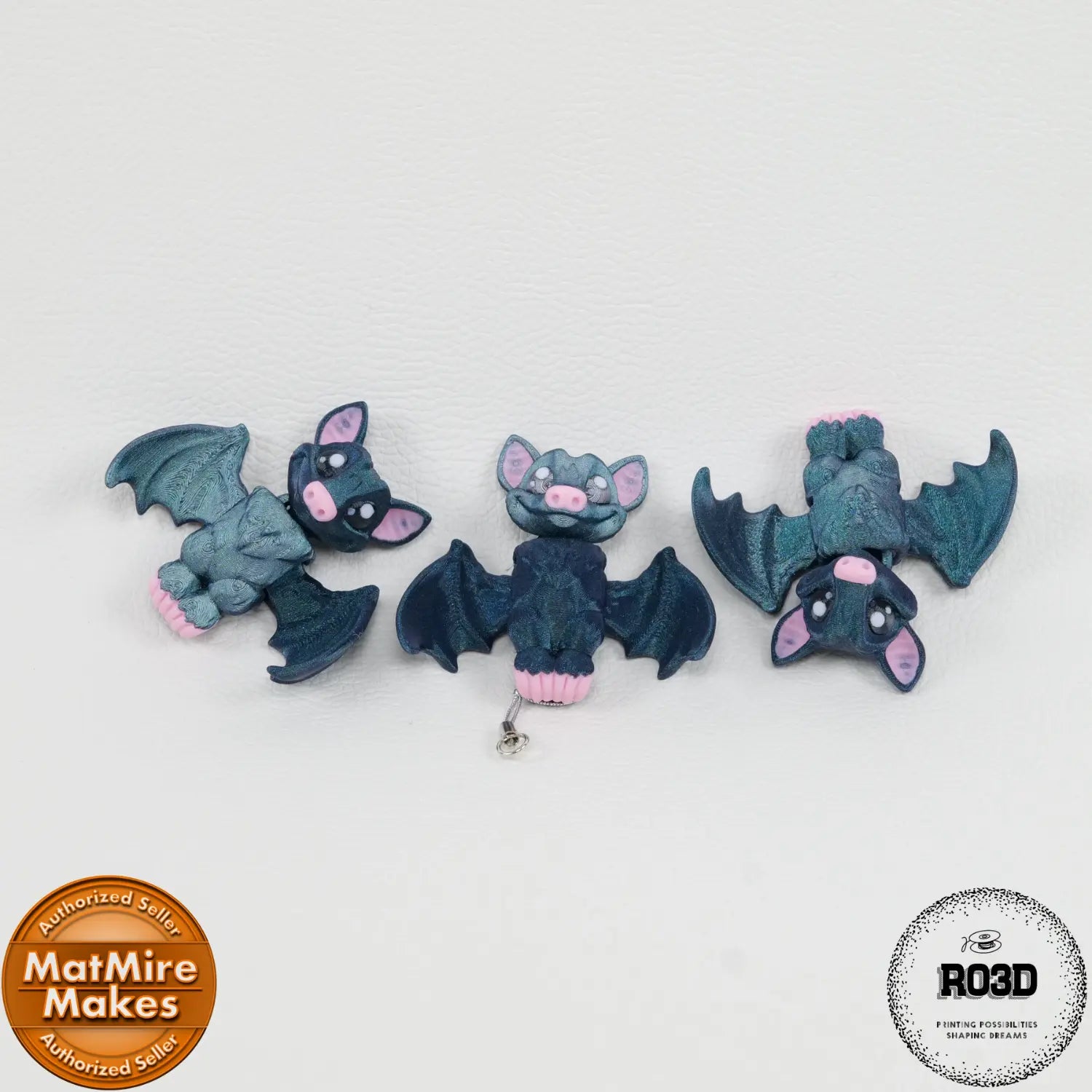 Mini Fruit Bat - Liliac Fructifer Articulat 3D cu Breloc, vedere de ansamblu cu aripi mobile și breloc keychain integrat
