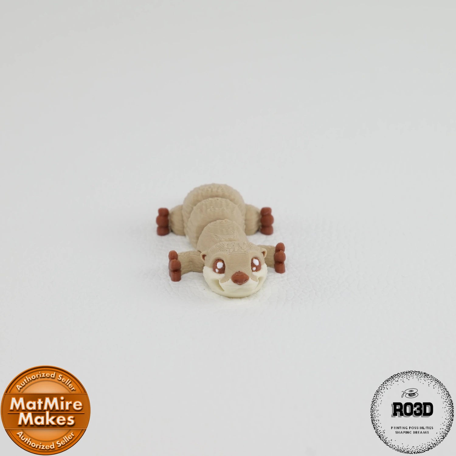 Mini River Otter - Vidră de Râu Articulată 3D, vedere frontală cu cap expresiv și ochi mari caracteristici