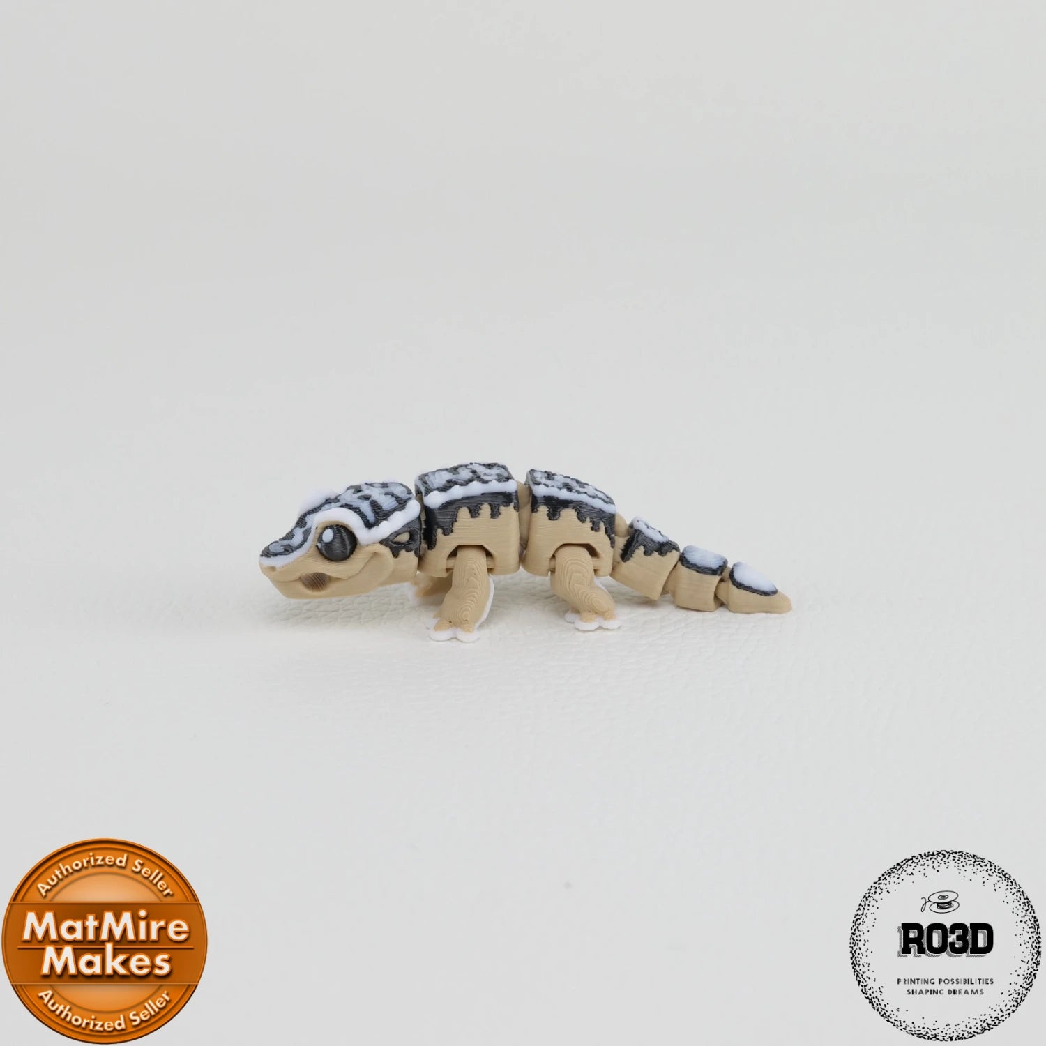 Mini Crested Gecko - Gecko cu Creastă Articulat 3D, vedere laterală cu corp segmentat flexibil și degete distinctive