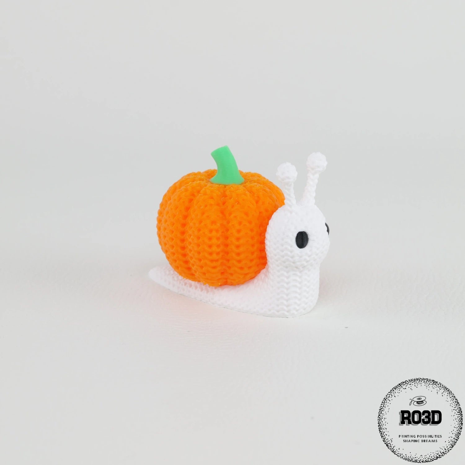 Pumpkin Snail - Melc Dovleac Croșetat 3D, vedere perspectivă cu textură croșetată detaliată și design festiv