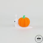 Pumpkin Snail - Melc Dovleac Croșetat 3D, vedere din spate cu detalii anatomice și finisaj croșetat