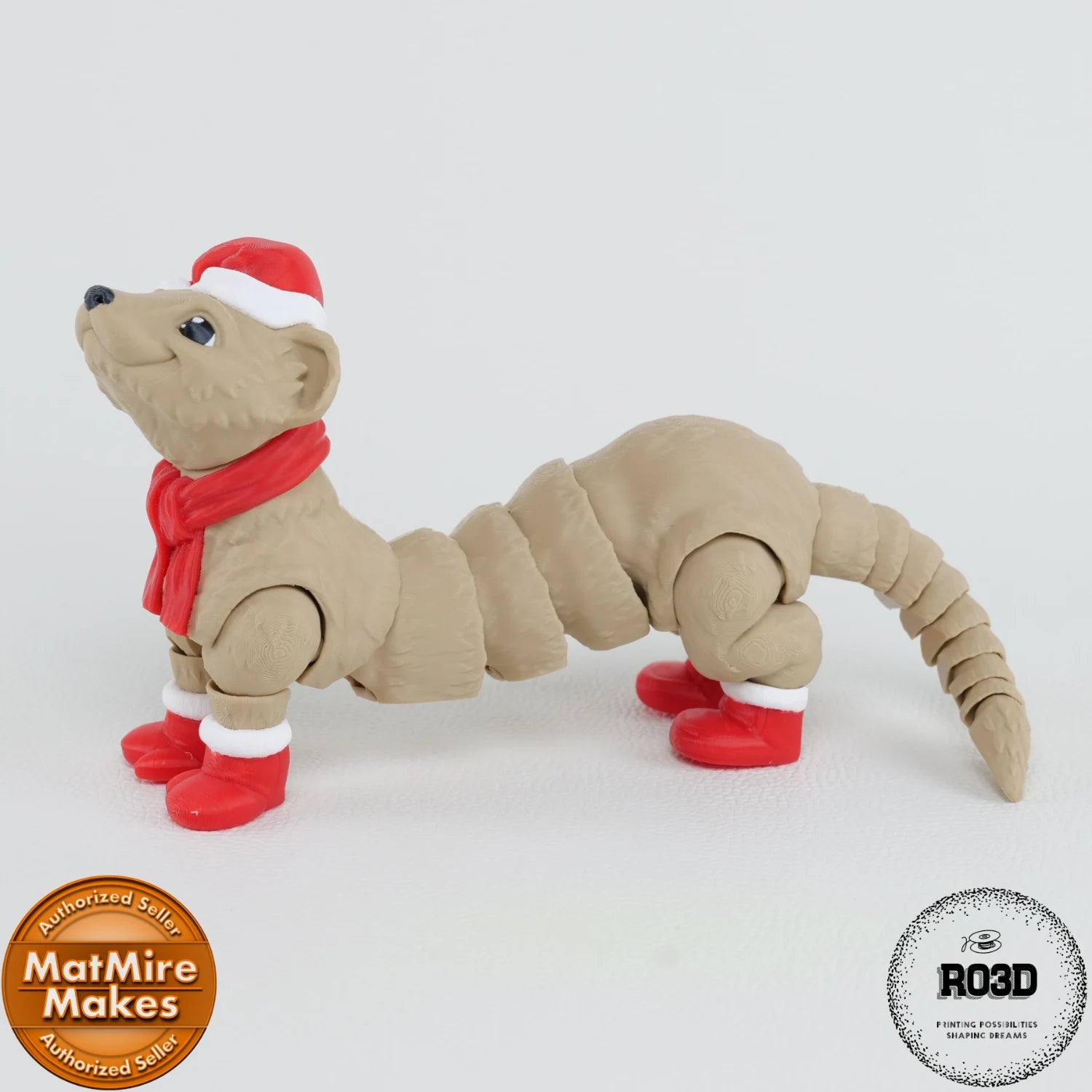 Winter Ferret - Dihor de Iarnă Articulat 3D Alb, vedere perspectivă cu membre scurte articulate și coada lungă mobilă