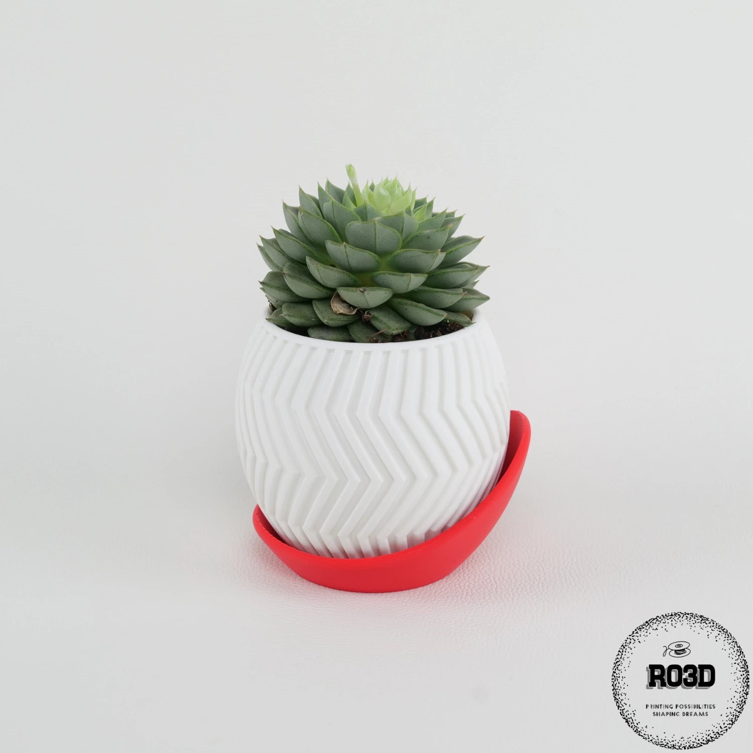 Ghiveci Zig Zag - Ghiveci 3D Geometric Modern, vedere de ansamblu cu linii zig zag distinctive și suprafețe netede