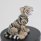 Tiger Roaring - Tigru Articulat 3D Răcnind Maiestuos, demonstrație mișcare articulații corp și membre, funcționalitate interactivă maiestuoasă