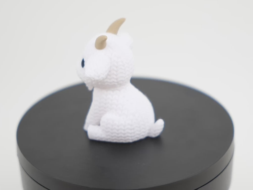 Knitted Goat în Acțiune - Demonstrație Articulații Flexibile și Textură Croșetată 360°. Capră premium printată 3D în România sub licență oficială Smoggy3D.