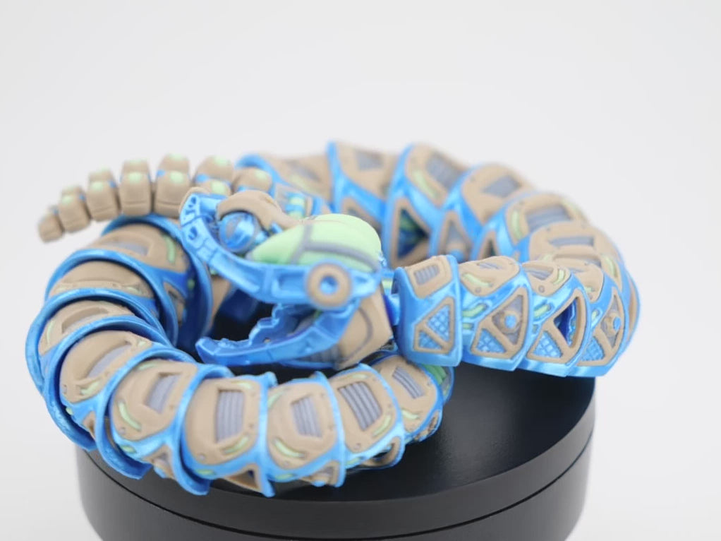 Robo Rattler șarpe robot 3D articulat - demonstrație mișcare serpentină fluidă, articulații flexibile și design futurist sci-fi în acțiune
