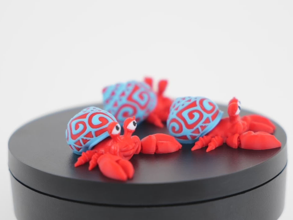 Video prezentare Tattoed Hermit Crabs Girl - figurină 3D articulată cu tattoo-uri sculptate rotație 360 grade"