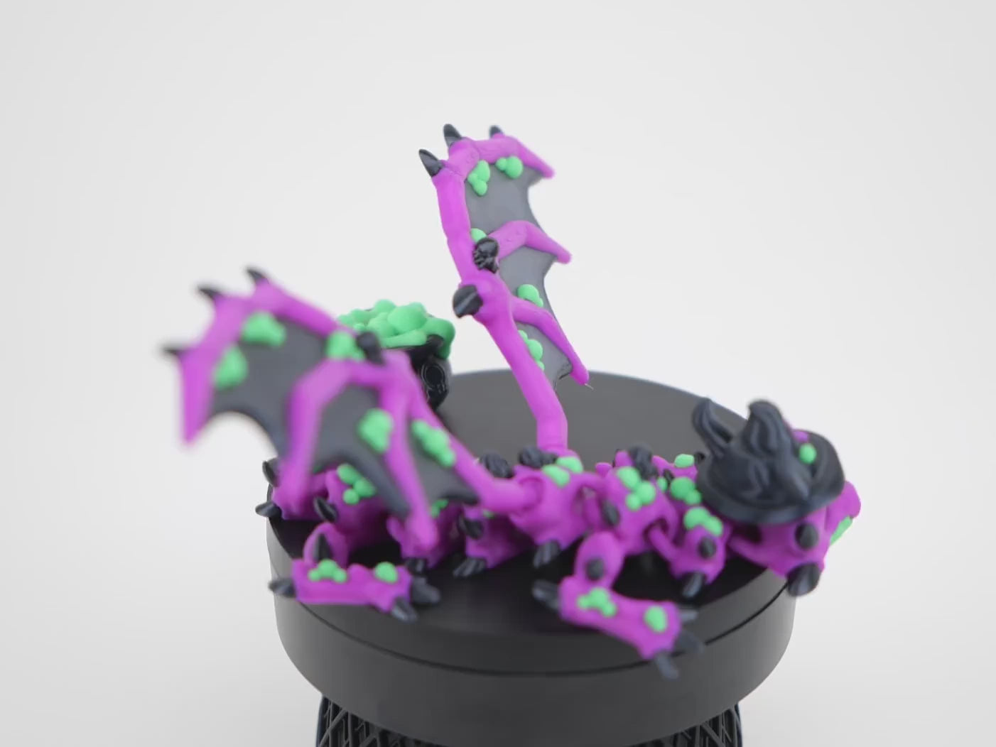 Hexbrew Dragon articulat 3D - demonstrație mișcare fluidă, aripi mobile și design hexagonal epic în acțiune