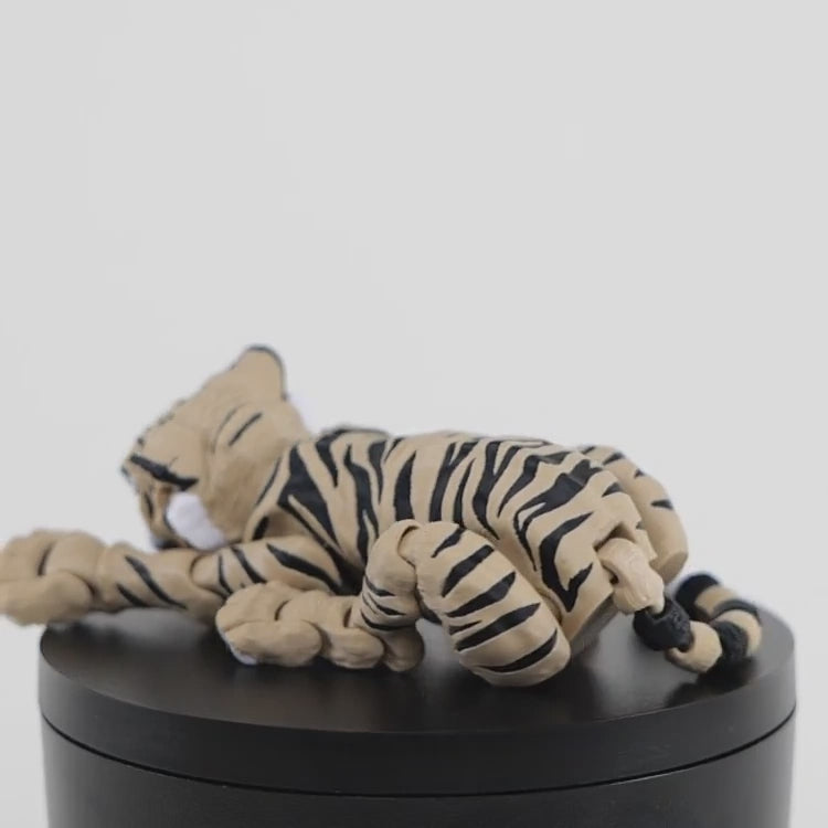 Tiger Roaring - Tigru Articulat 3D Răcnind Maiestuos, demonstrație poziționare în posturi de răcnet și vânătoare, articulații print-in-place fluide 