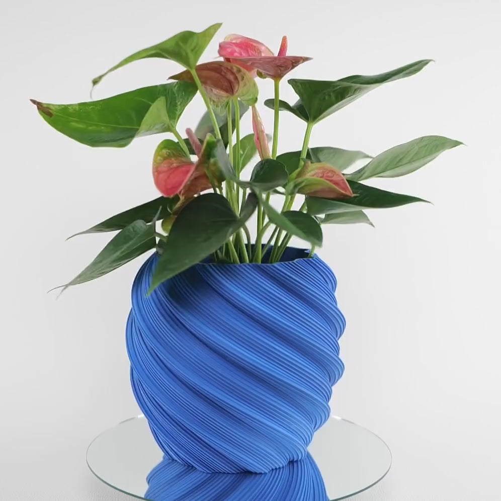 Ghiveci Ribs Divided - prezentare video design geometric nervurat 3D, rotație 360 grade ghiveci modern cu linii divizate, printat 3D în România