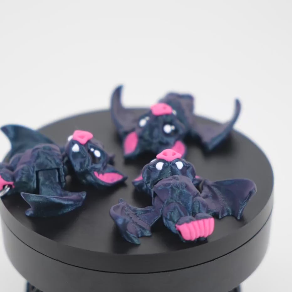 Mini Vampire Bat - Liliac Vampir Articulat 3D cu Breloc, demonstrație mișcare articulații print-in-place, aripi articulate și funcționalitate interactivă
