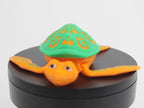 Tattooed Turtle broască țestoasă 3D - demonstrație carapace detașabilă în acțiune, design artistic colorat cu tattoo-uri
