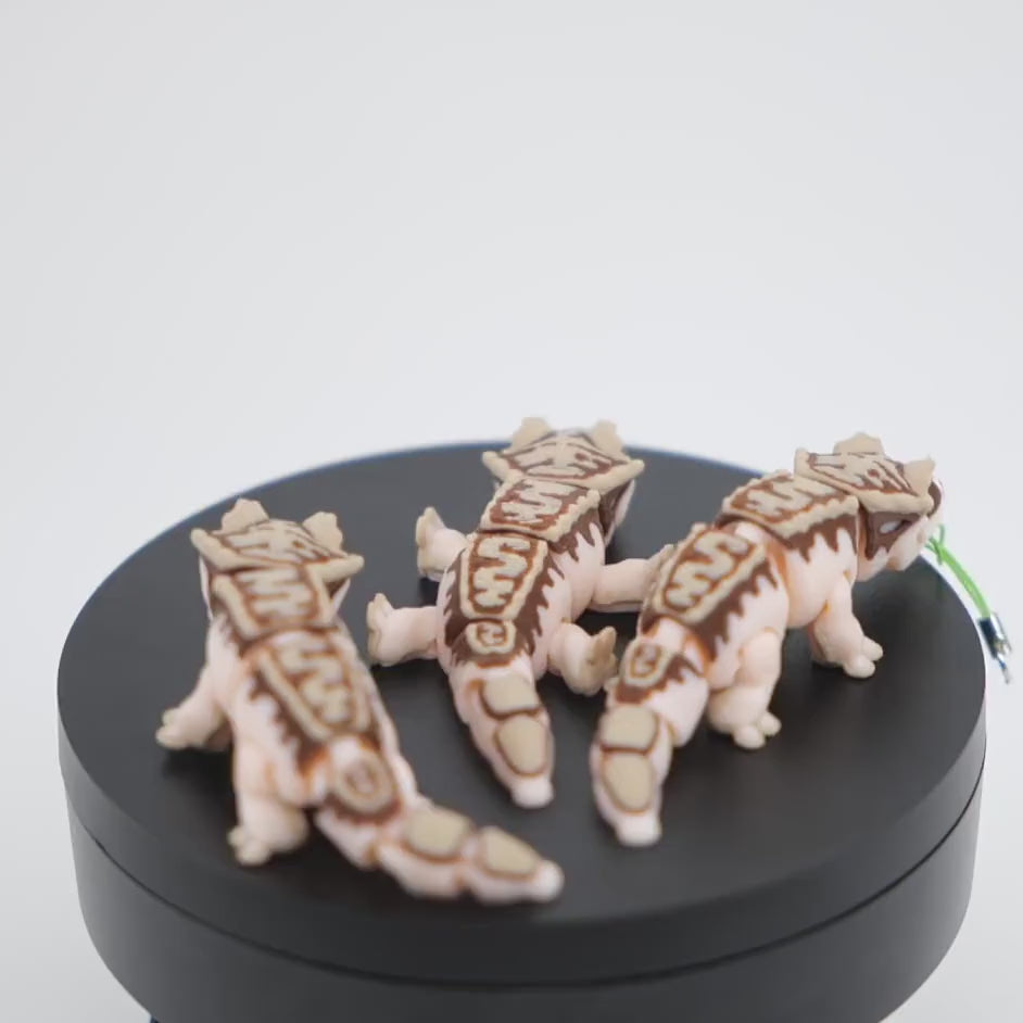 Crested Gecko - Gecko cu Creastă Articulat 3D cu Breloc, demonstrație mișcare articulații print-in-place și funcționalitate interactivă
