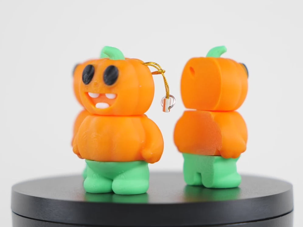 Video prezentare Pumpkin-Man Keychain - demonstrație articulații mobile și design Halloween 360 grade 3DeepDesigns