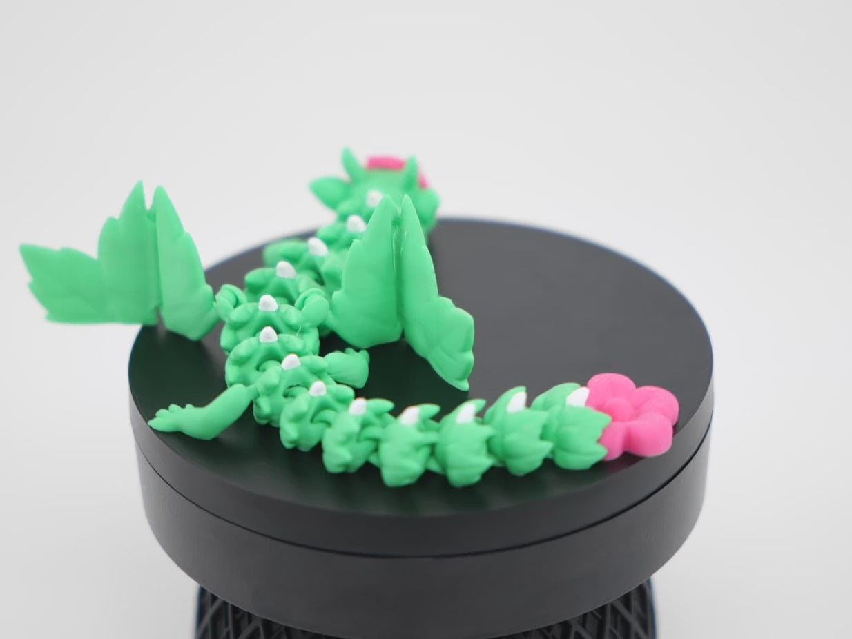 Blossom Dragon în Acțiune - Demonstrație Articulații Flexibile și Design Floral 360°. Dragon premium printat 3D în România de RO3D, design PinkyWings.